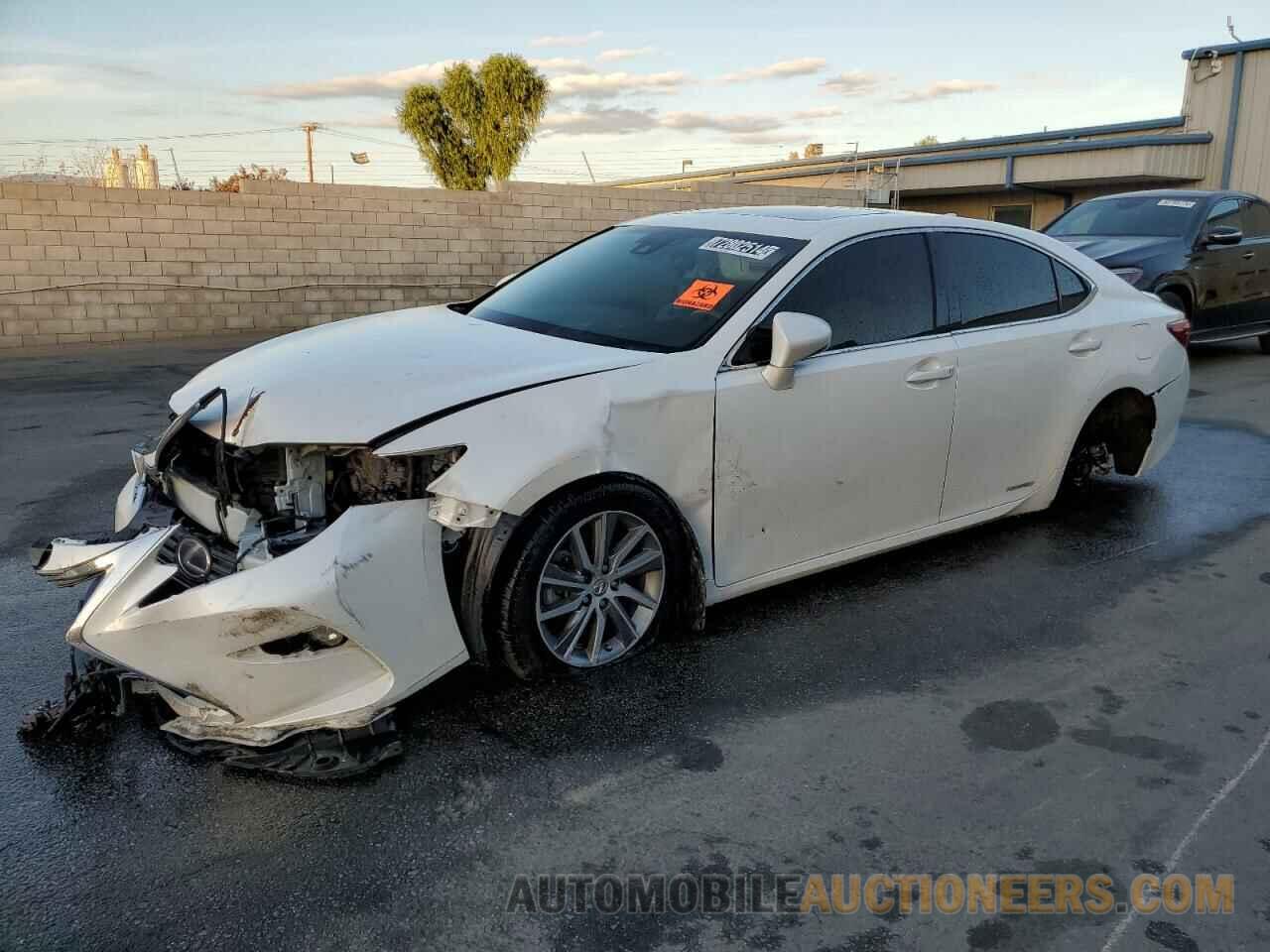 JTHBW1GGXH2143021 LEXUS ES300 2017