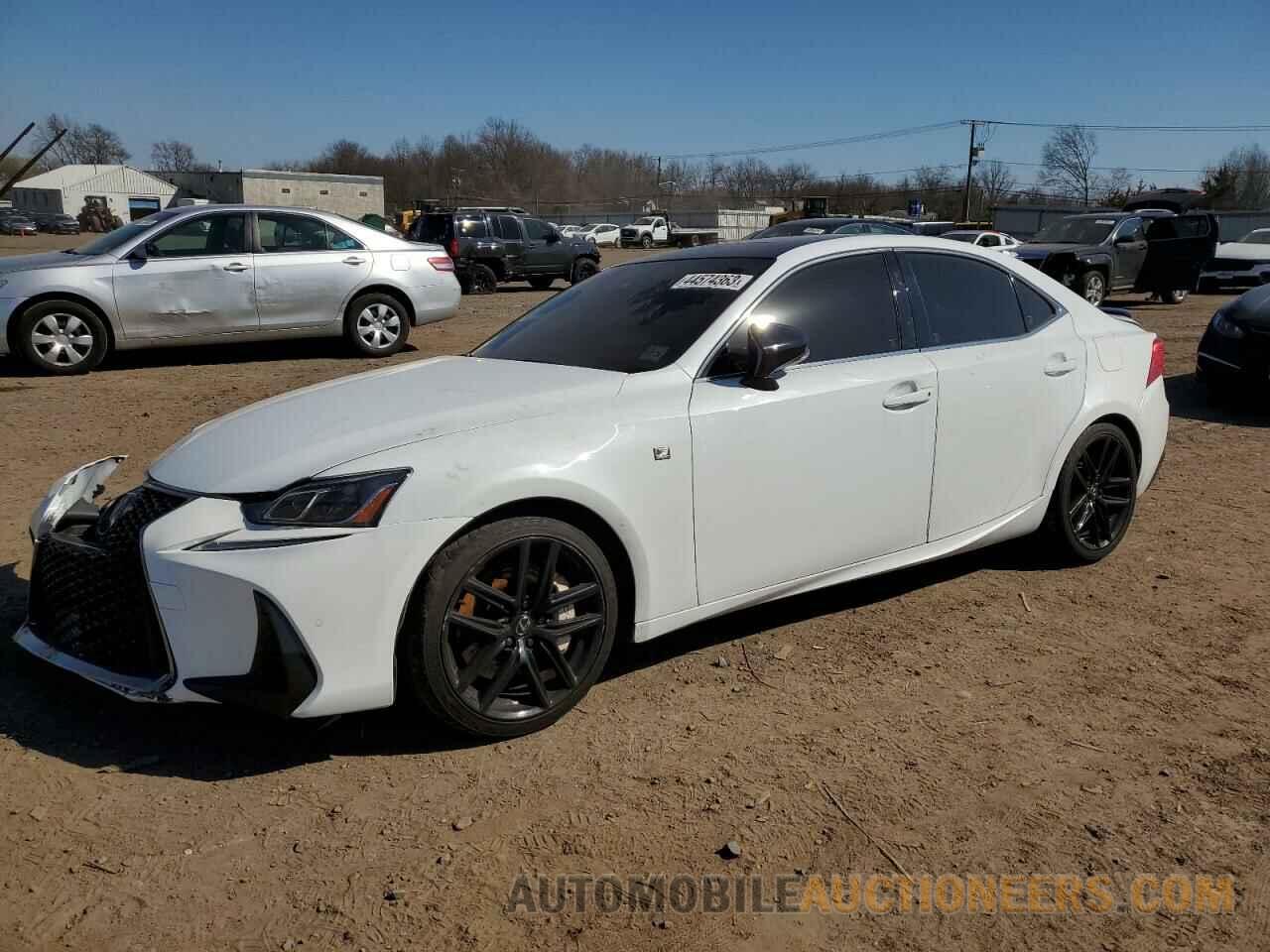 JTHC81D26K5040028 LEXUS IS 2019