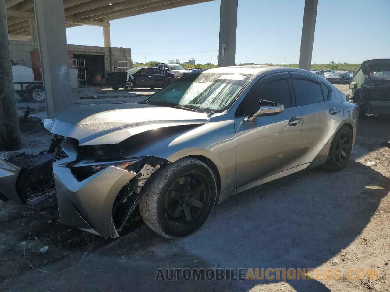 JTHCA1D20M5113529 LEXUS IS 2021