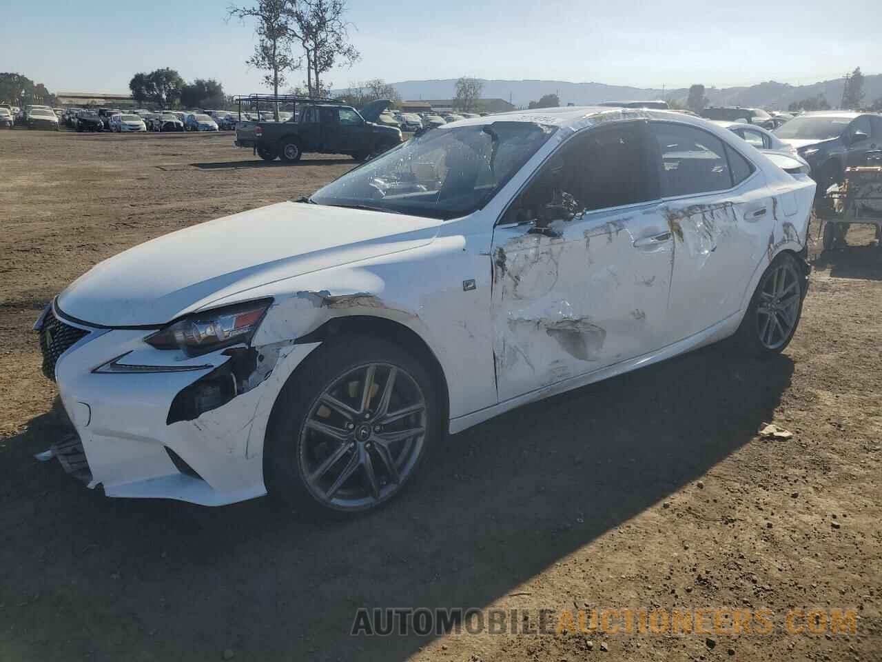 JTHCE1D27G5010679 LEXUS IS 2016