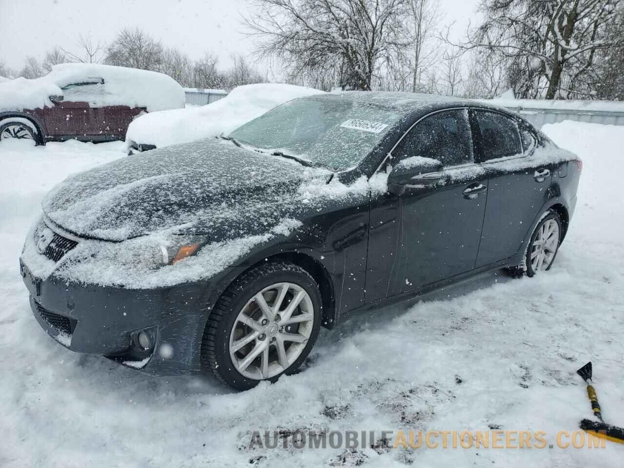 JTHCE5C20B5000593 LEXUS IS 2011