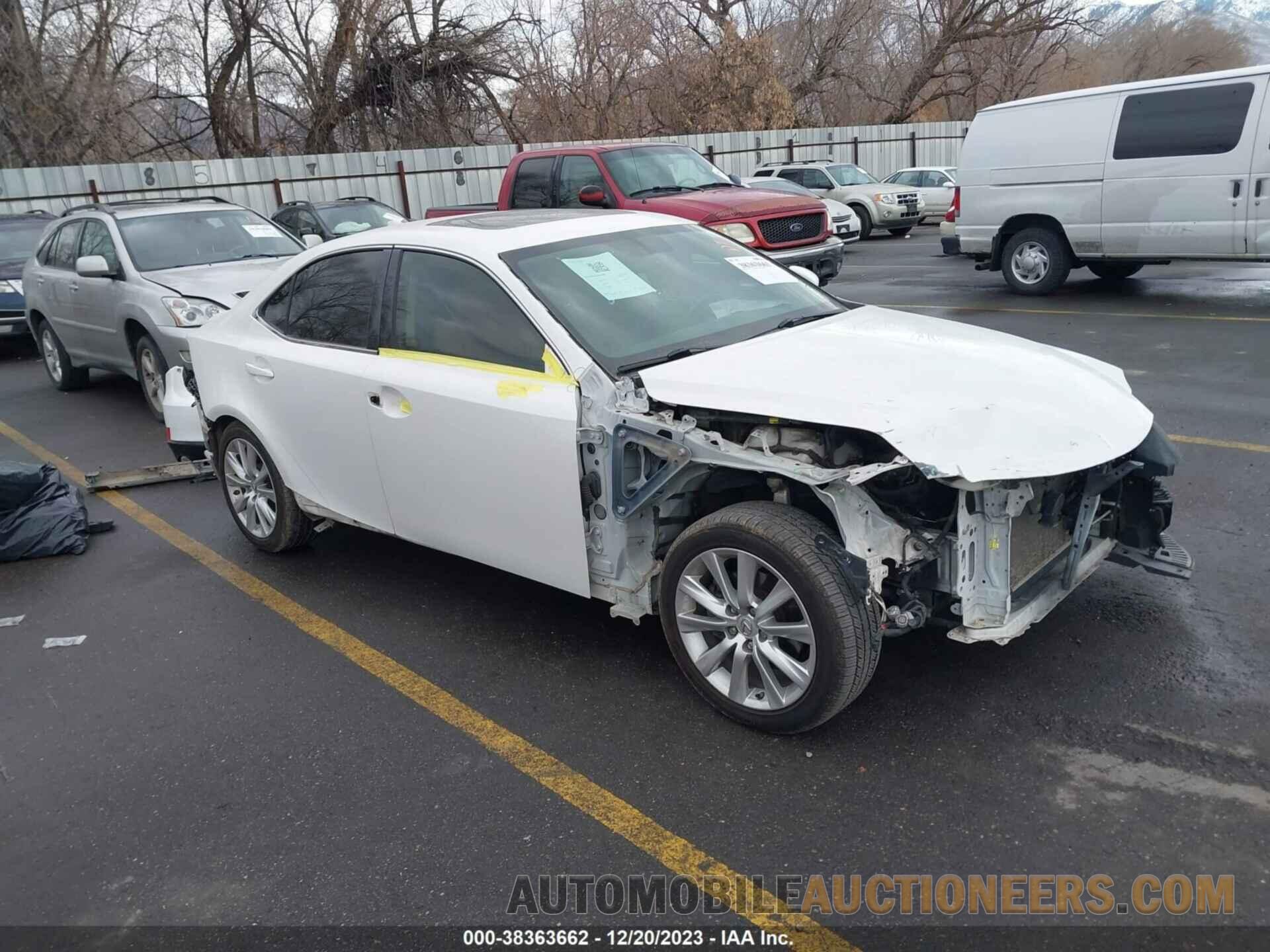 JTHCF1D20F5025732 LEXUS IS 250 2015