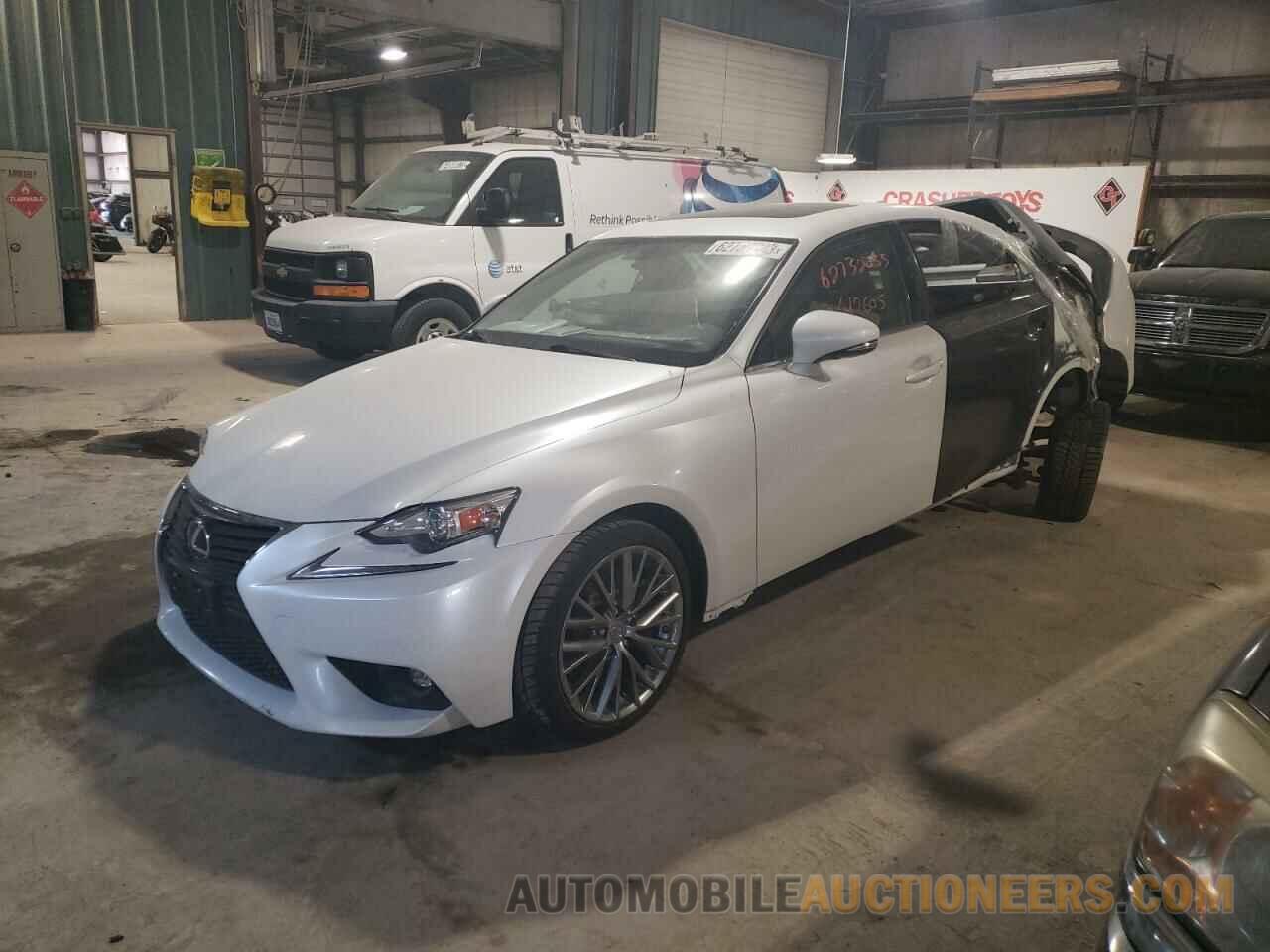 JTHCM1D23G5002260 LEXUS IS 2016