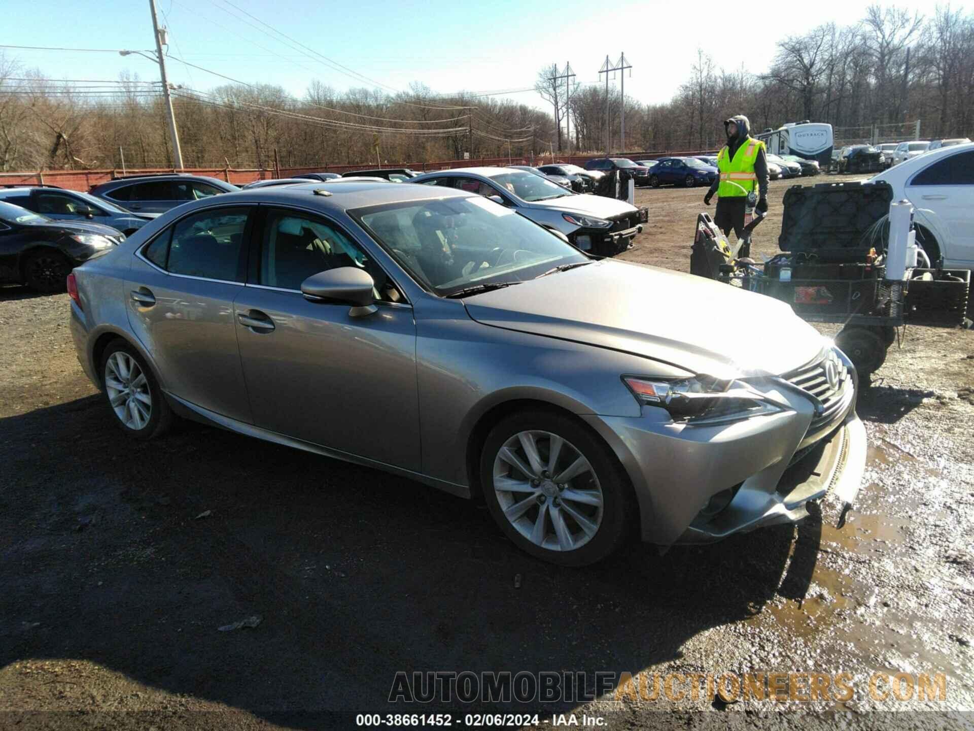 JTHCM1D25G5005449 LEXUS IS 300 2016