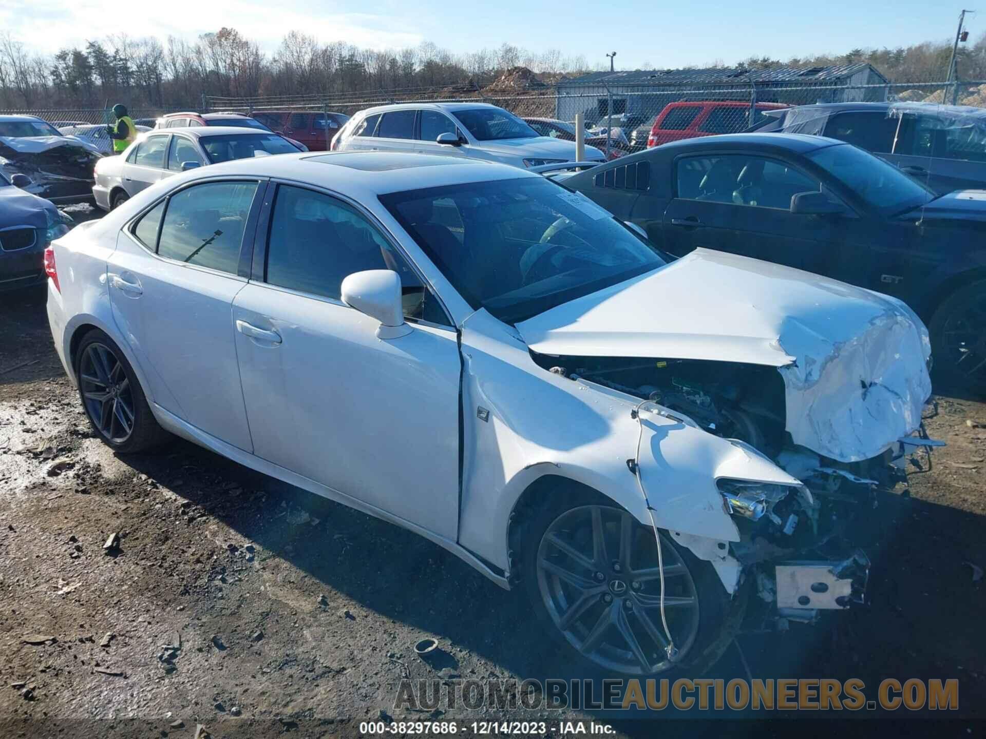 JTHCM1D2XG5011425 LEXUS IS 300 2016