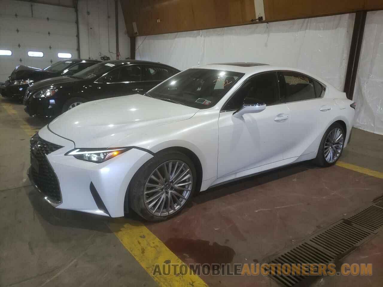 JTHD81F2XN5048137 LEXUS IS 2022