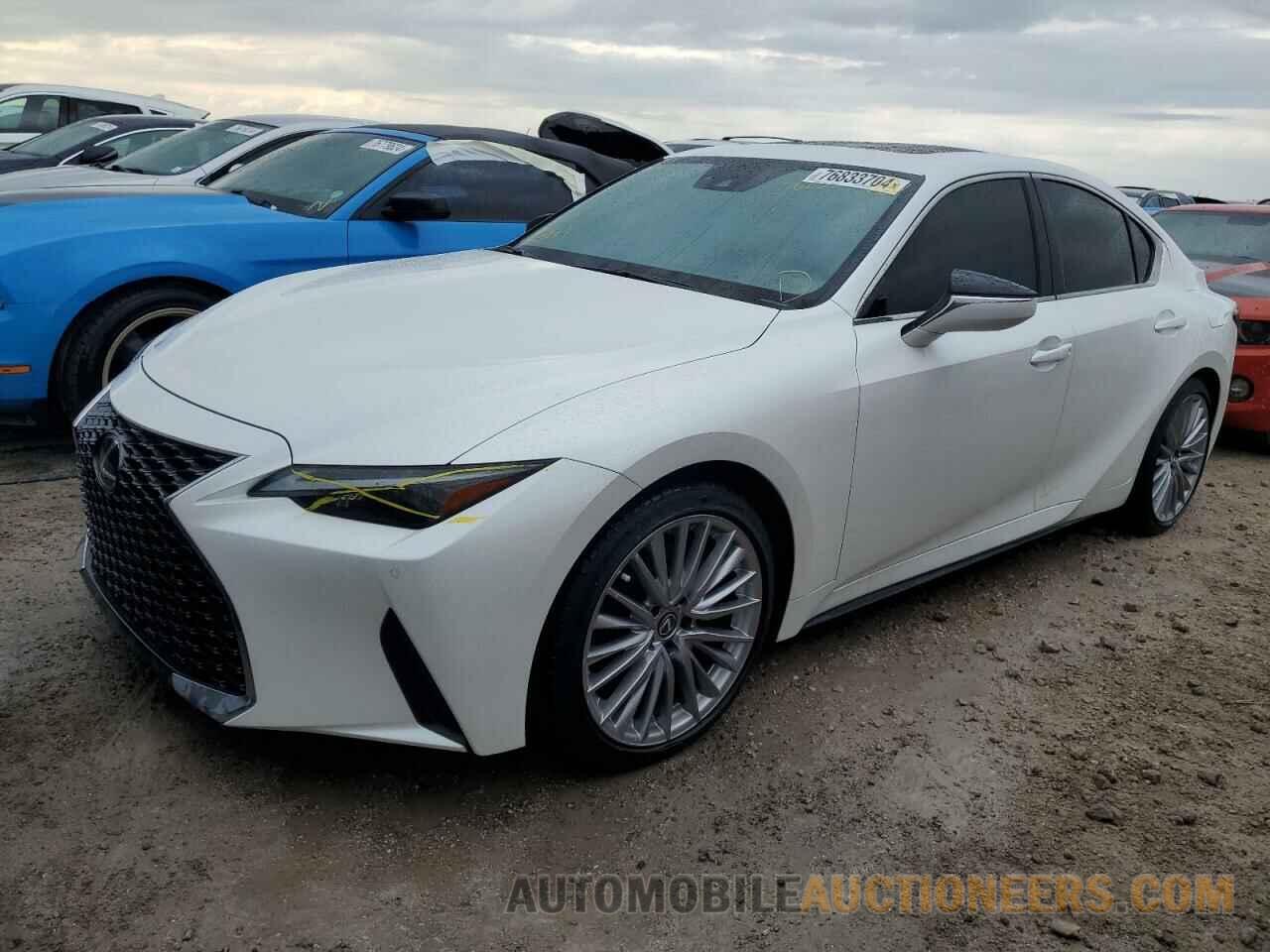 JTHDA1D20R5131945 LEXUS IS 2024