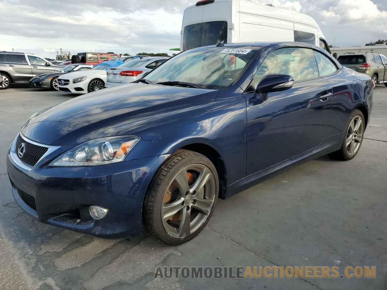 JTHFE2C21F2511555 LEXUS IS 2015