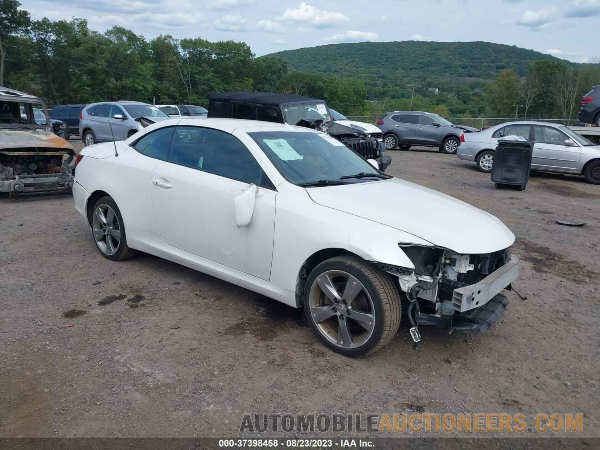 JTHFF2C29B2517496 LEXUS IS 250C 2011