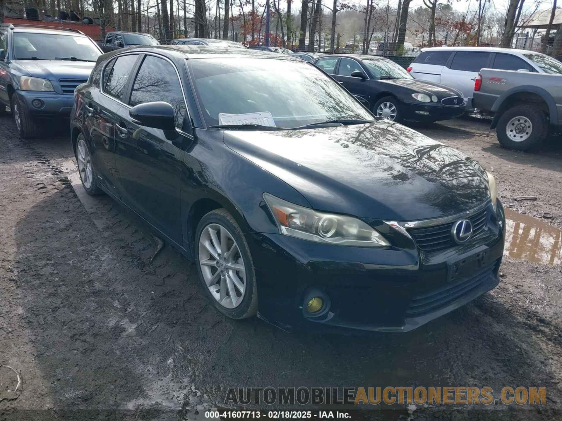 JTHKD5BH0B2020073 LEXUS CT 200H 2011