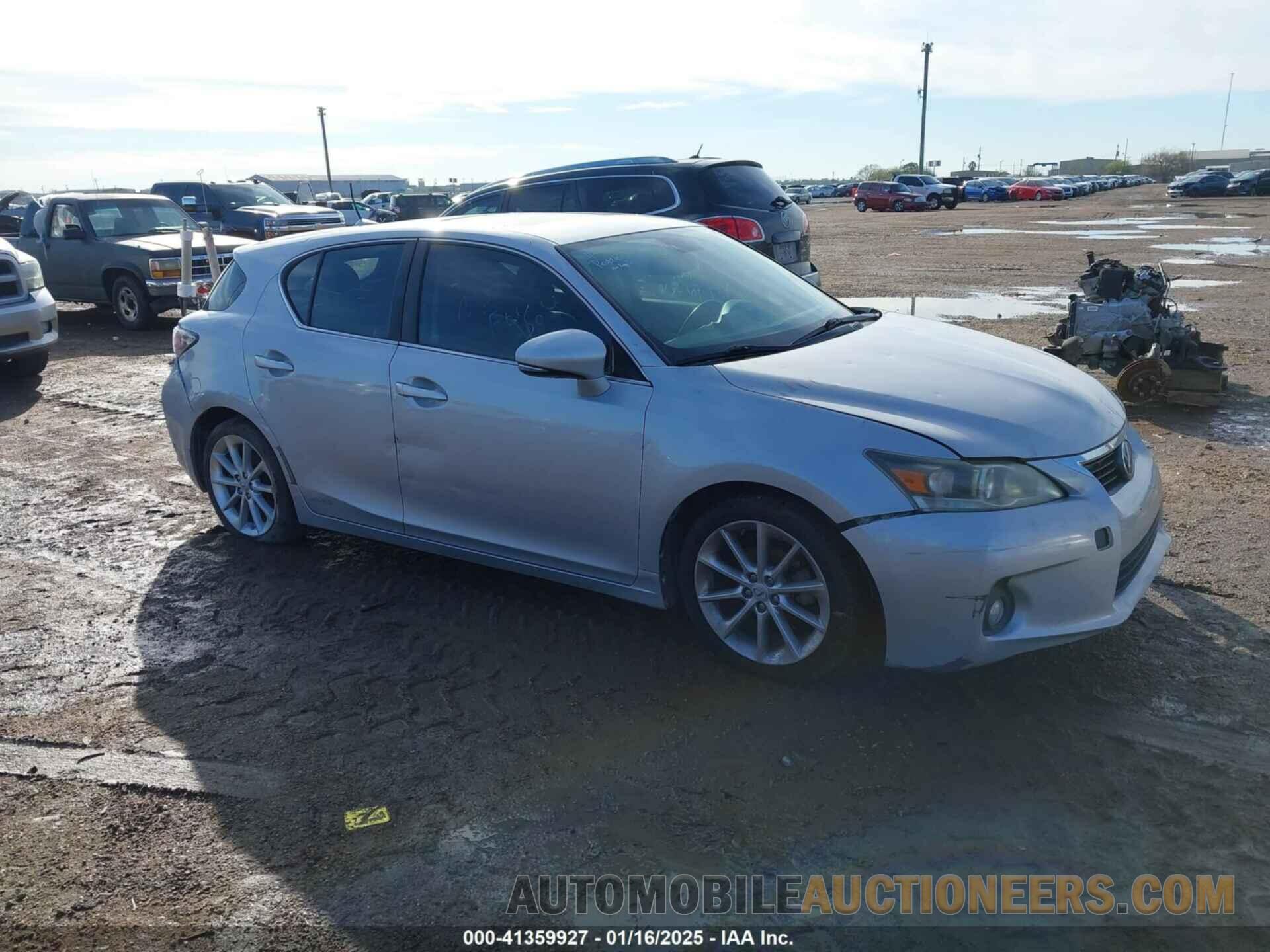 JTHKD5BH4B2018987 LEXUS CT 200H 2011