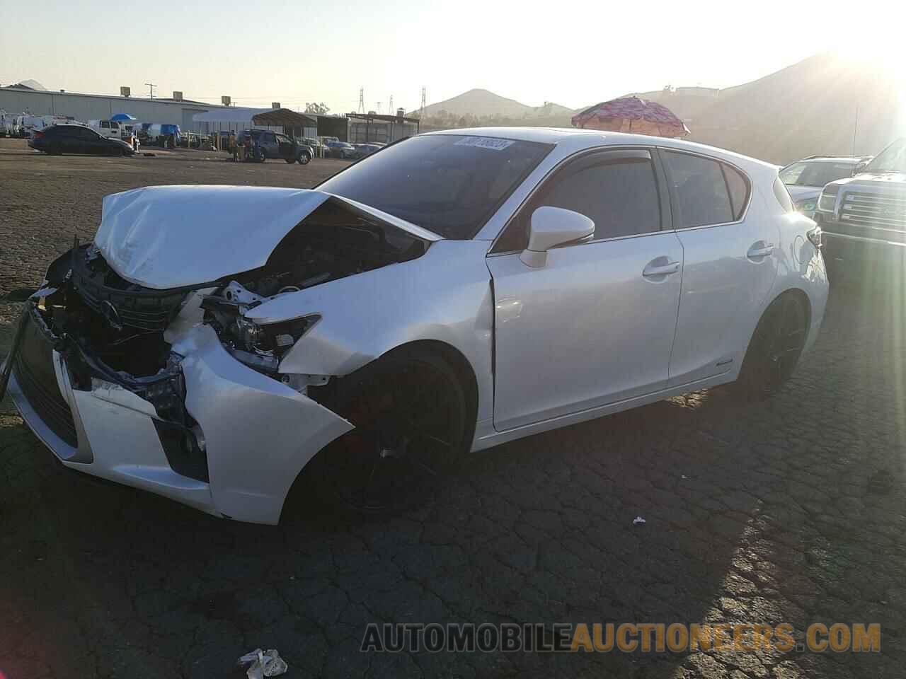 JTHKD5BH4F2229256 LEXUS CT 200 2015