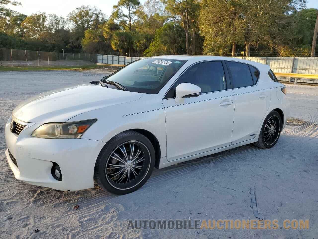 JTHKD5BHXC2104032 LEXUS CT 200 2012