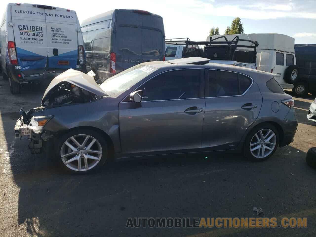 JTHKD5BHXF2229021 LEXUS CT 200 2015