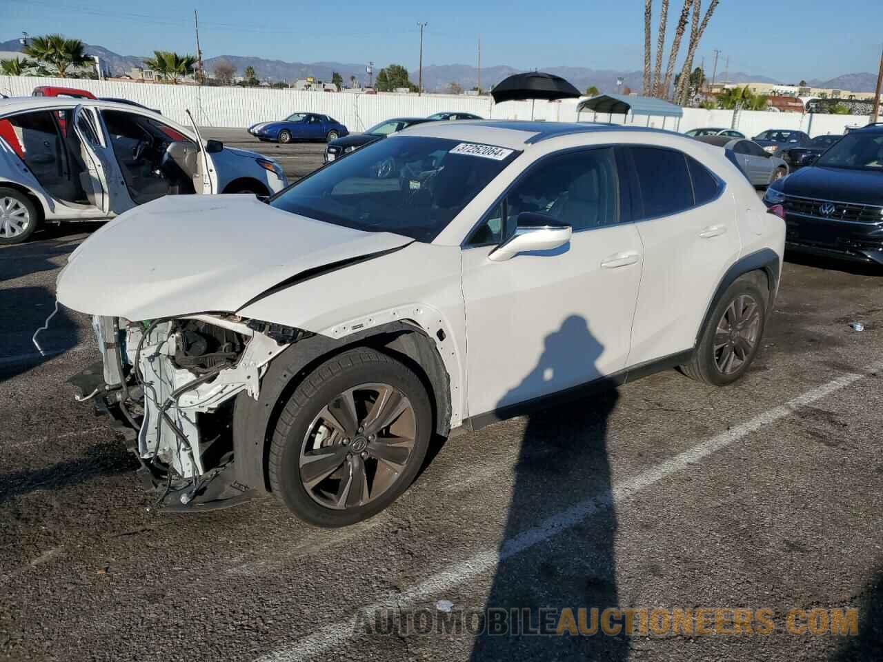 JTHY3JBH0K2017373 LEXUS UX 200 2019