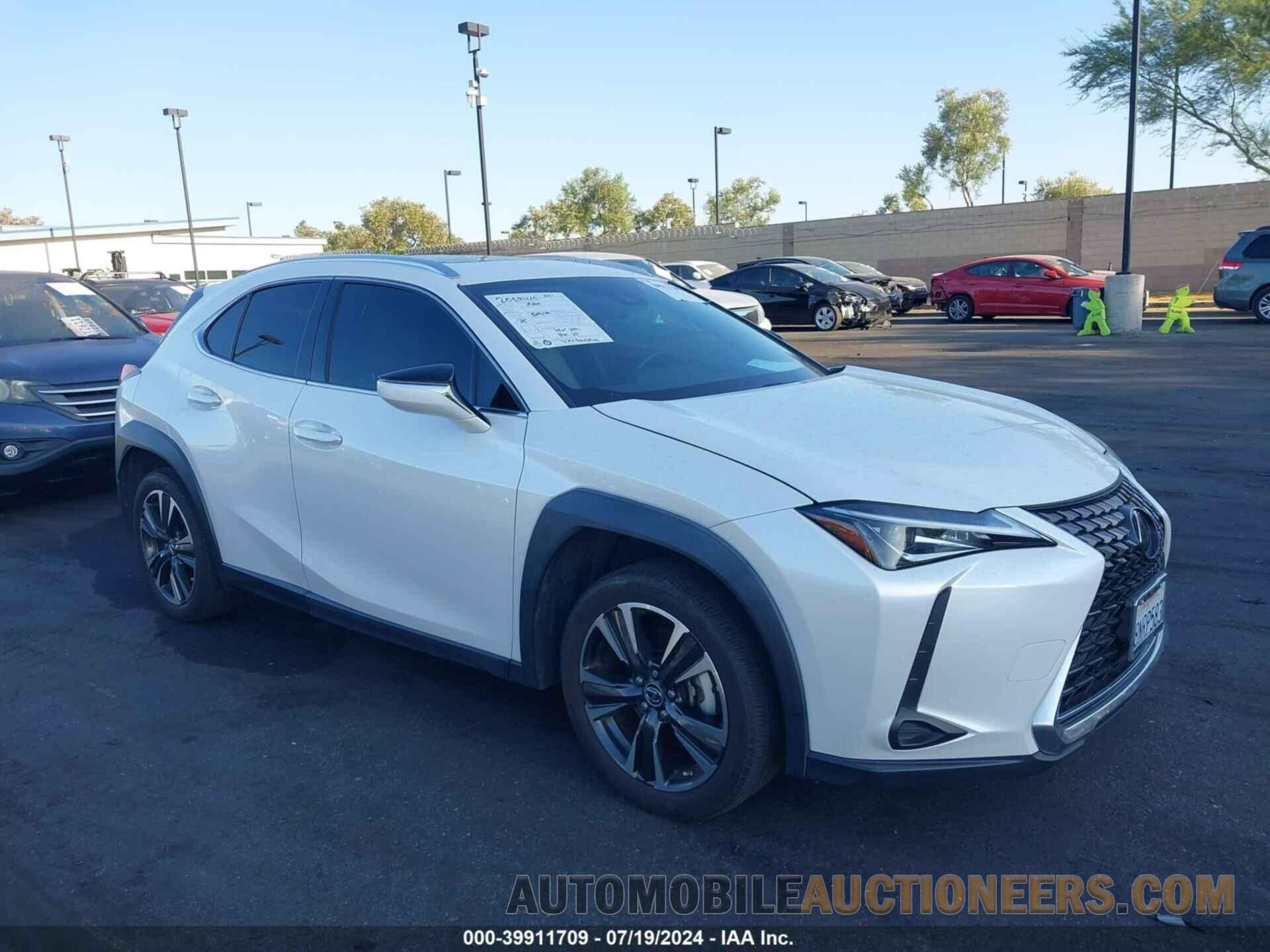 JTHY3JBH3K2013950 LEXUS UX 200 2019