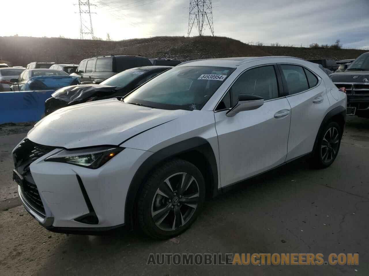 JTHY3JBH9K2018005 LEXUS UX 200 2019