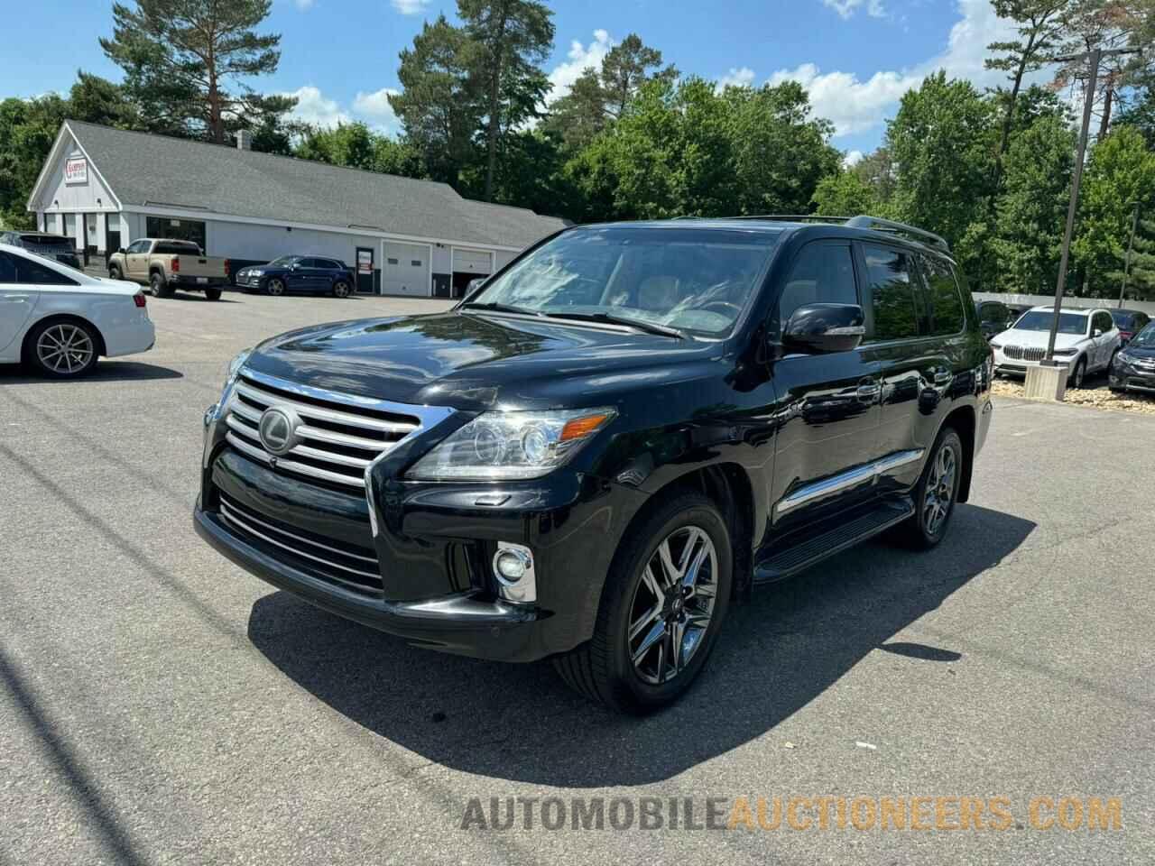 JTJHY7AX5F4165475 LEXUS LX570 2015