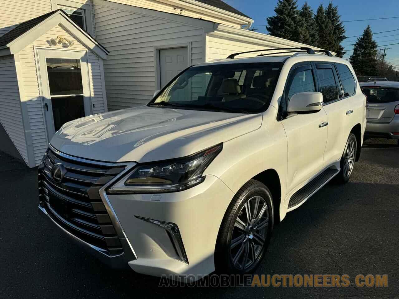 JTJHY7AX5G4195660 LEXUS LX570 2016