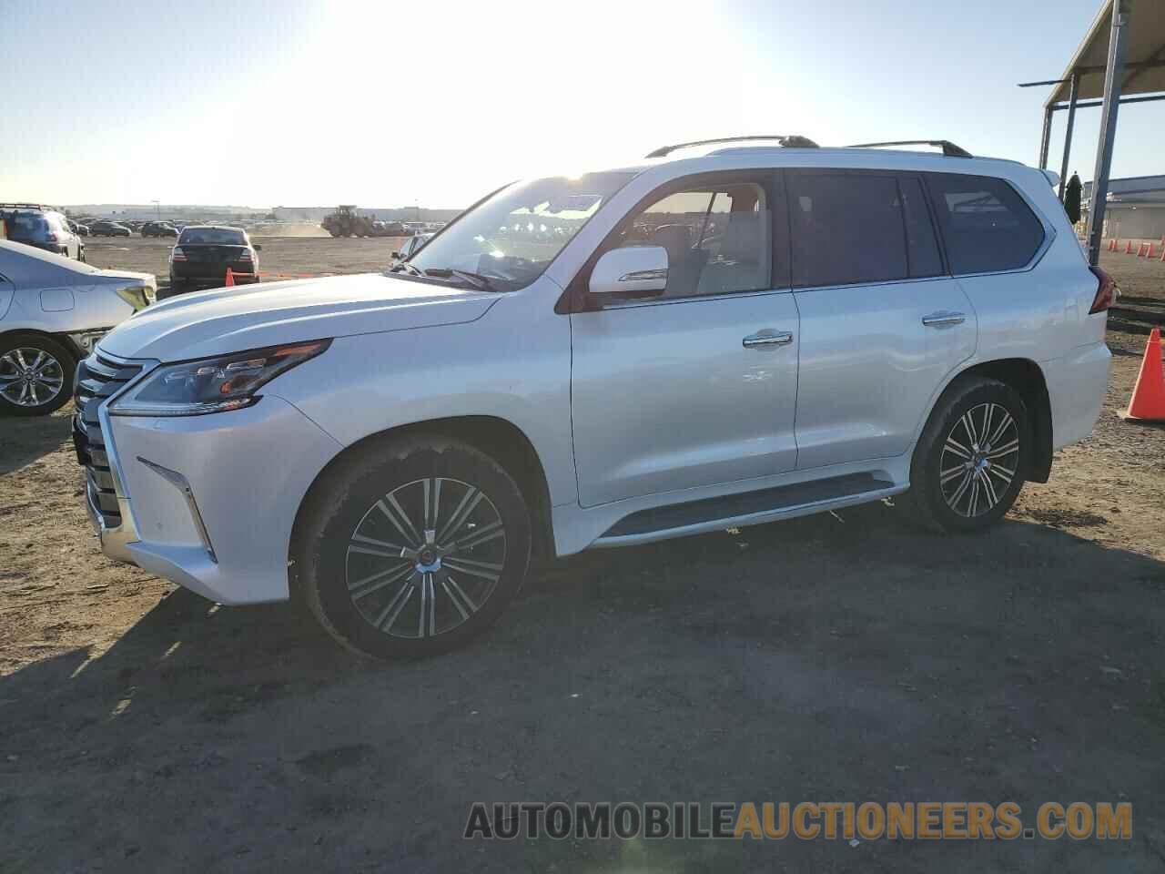 JTJHY7AX8J4255213 LEXUS LX570 2018