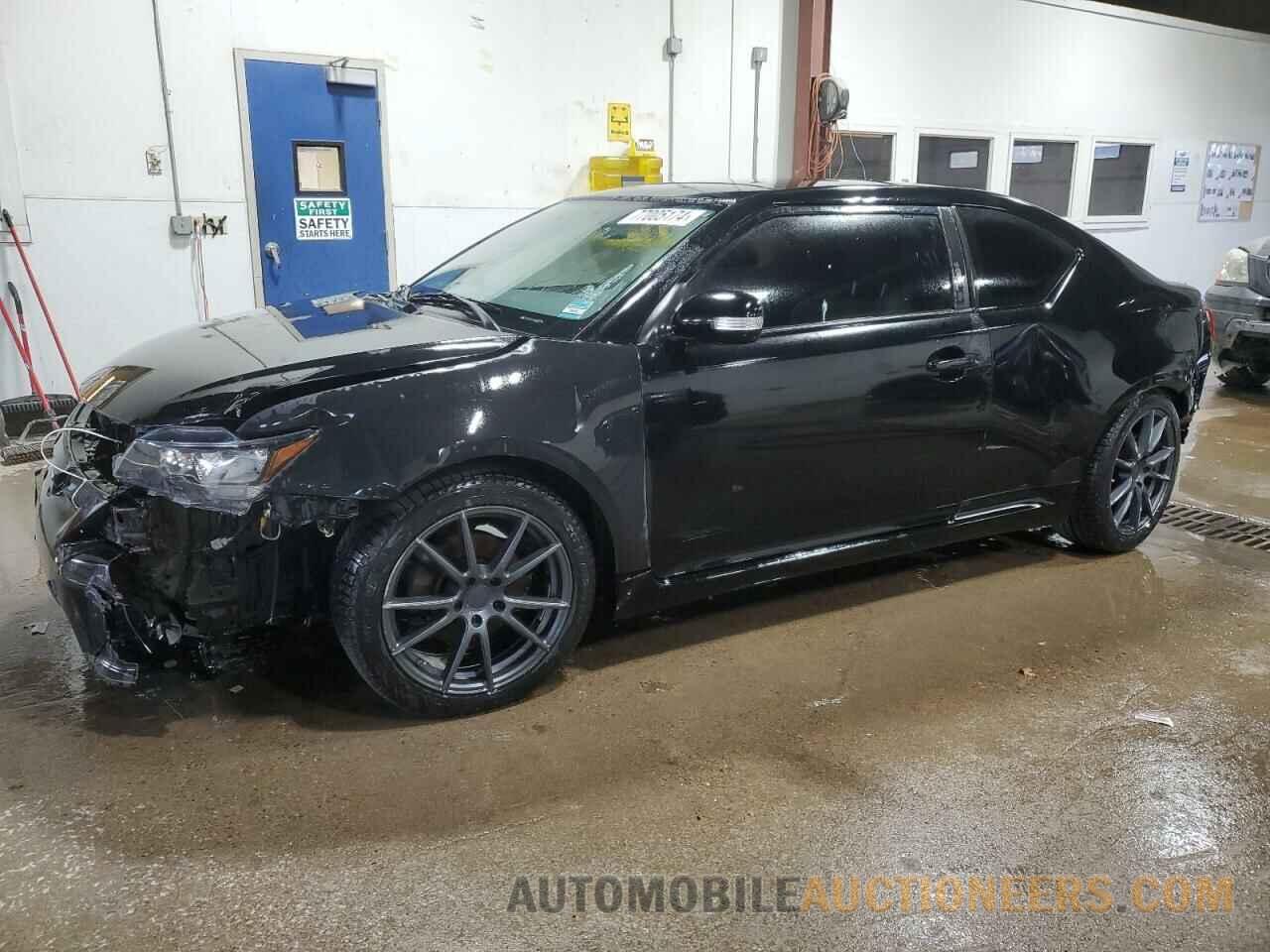 JTKJF5C70B3005864 TOYOTA SCION 2011