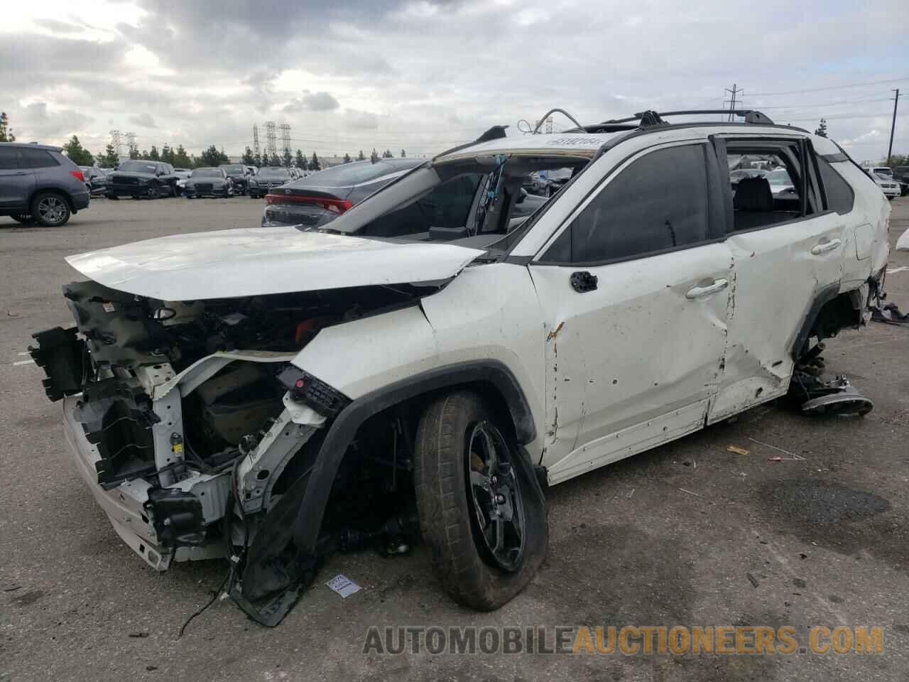 JTMB6RFV1ND527611 TOYOTA RAV4 2022