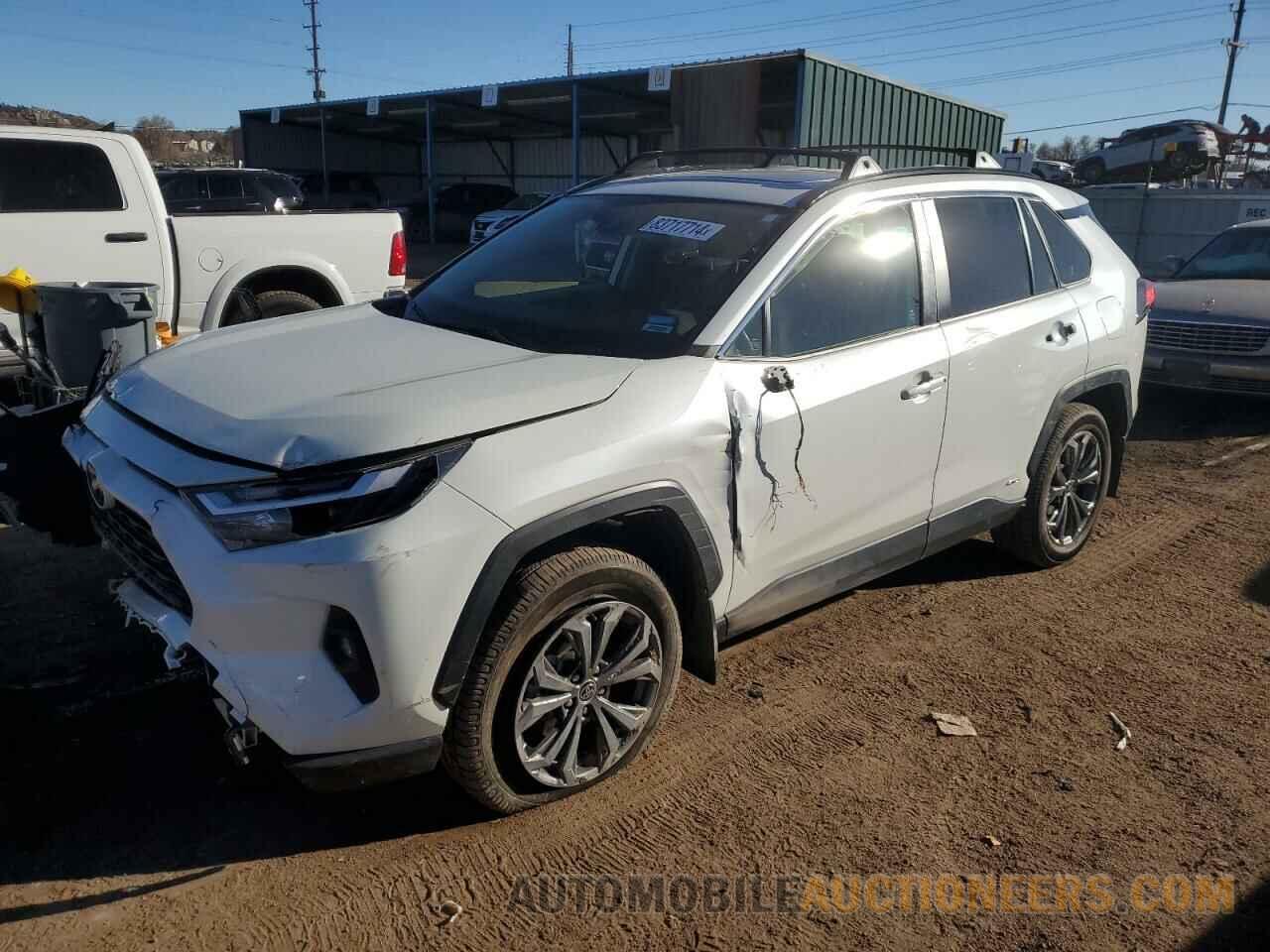 JTMB6RFV7NJ015093 TOYOTA RAV4 2022