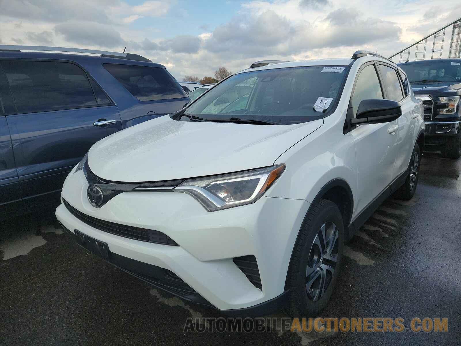 JTMBFREV8HJ163954 Toyota RAV4 2017