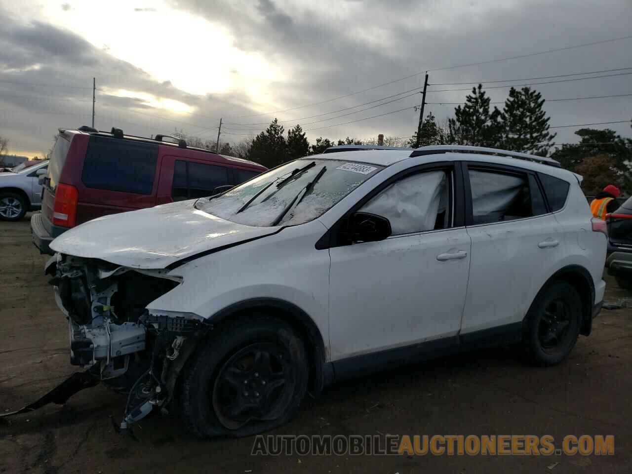 JTMBFREV9GJ075395 TOYOTA RAV4 2016