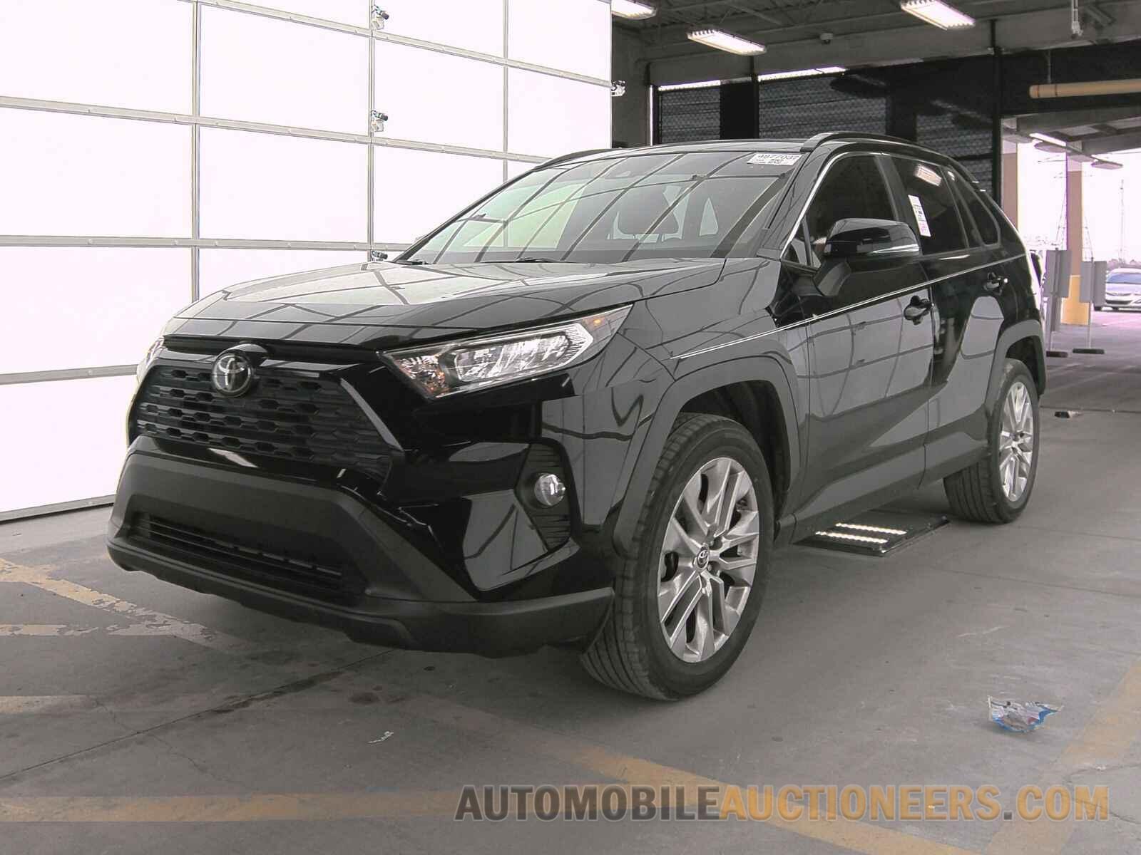 JTMC1RFV8KD020946 Toyota RAV4 2019