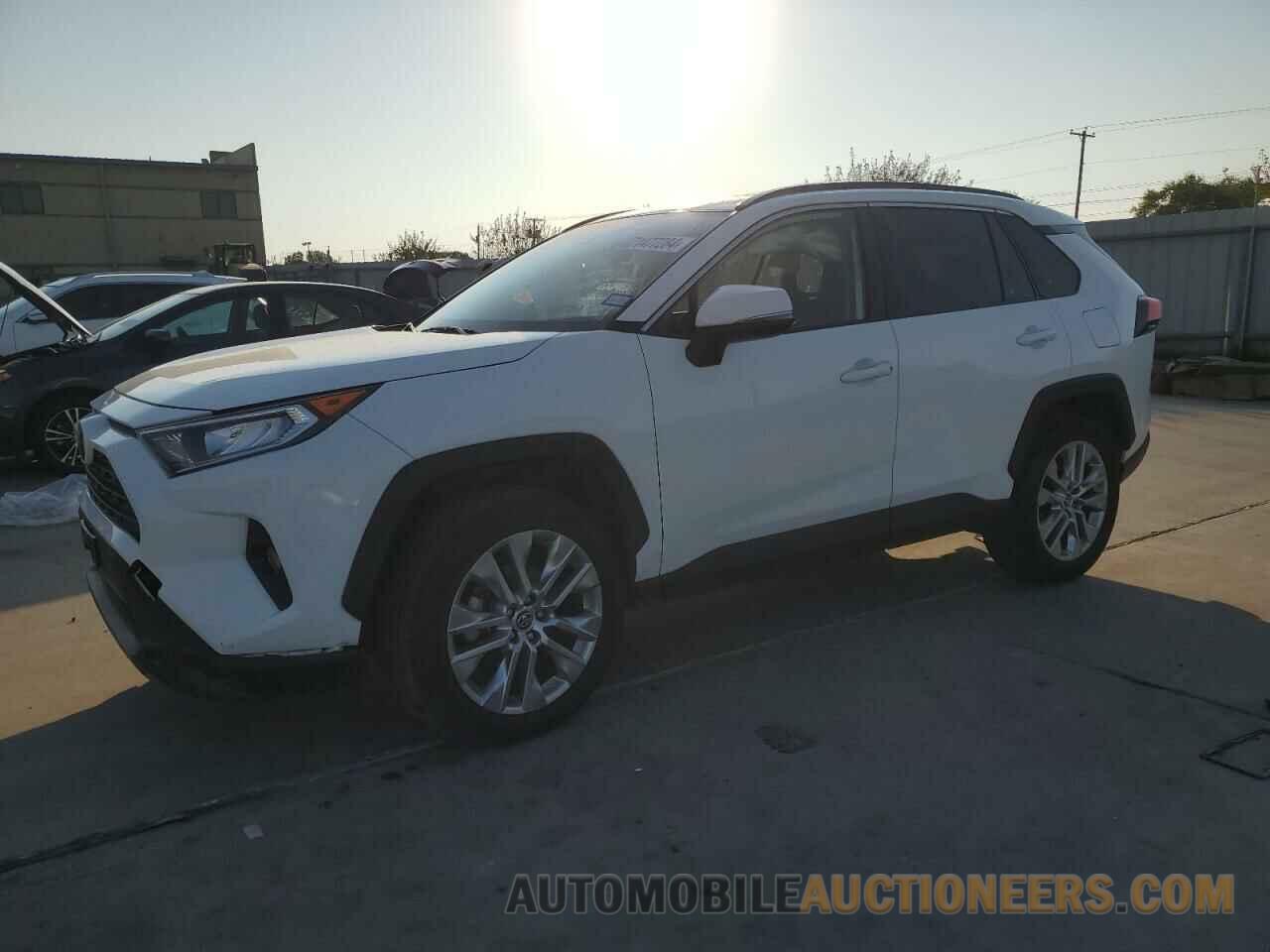 JTMC1RFV9KD024584 TOYOTA RAV4 2019