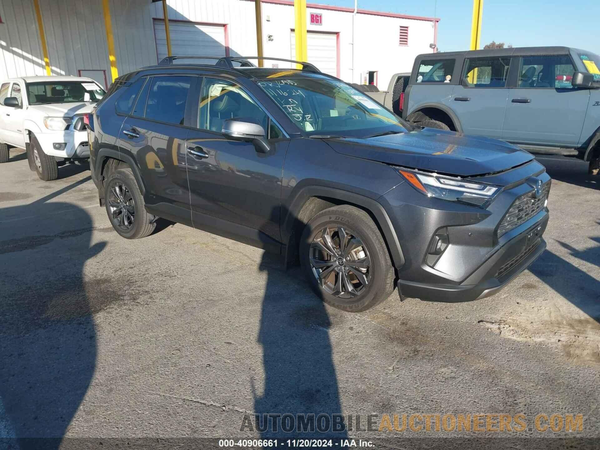 JTMD6RFV9RD144613 TOYOTA RAV4 2024