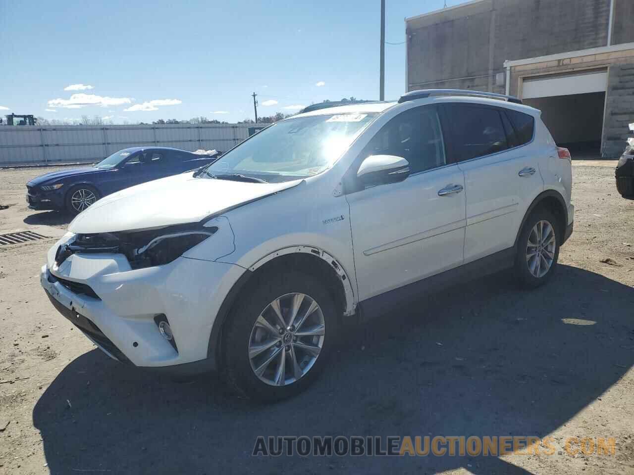 JTMDJREV3JD196954 TOYOTA RAV4 2018