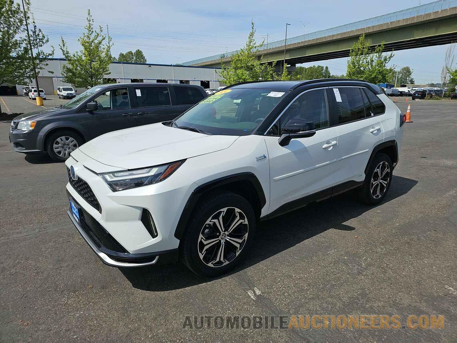 JTMEB3FV5RD179985 Toyota RAV4 2024