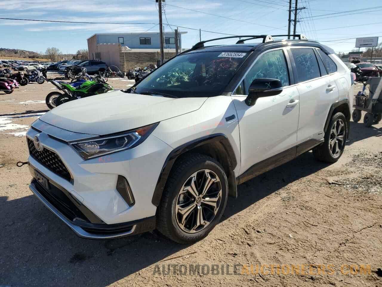 JTMEB3FV9MD067103 TOYOTA RAV4 2021