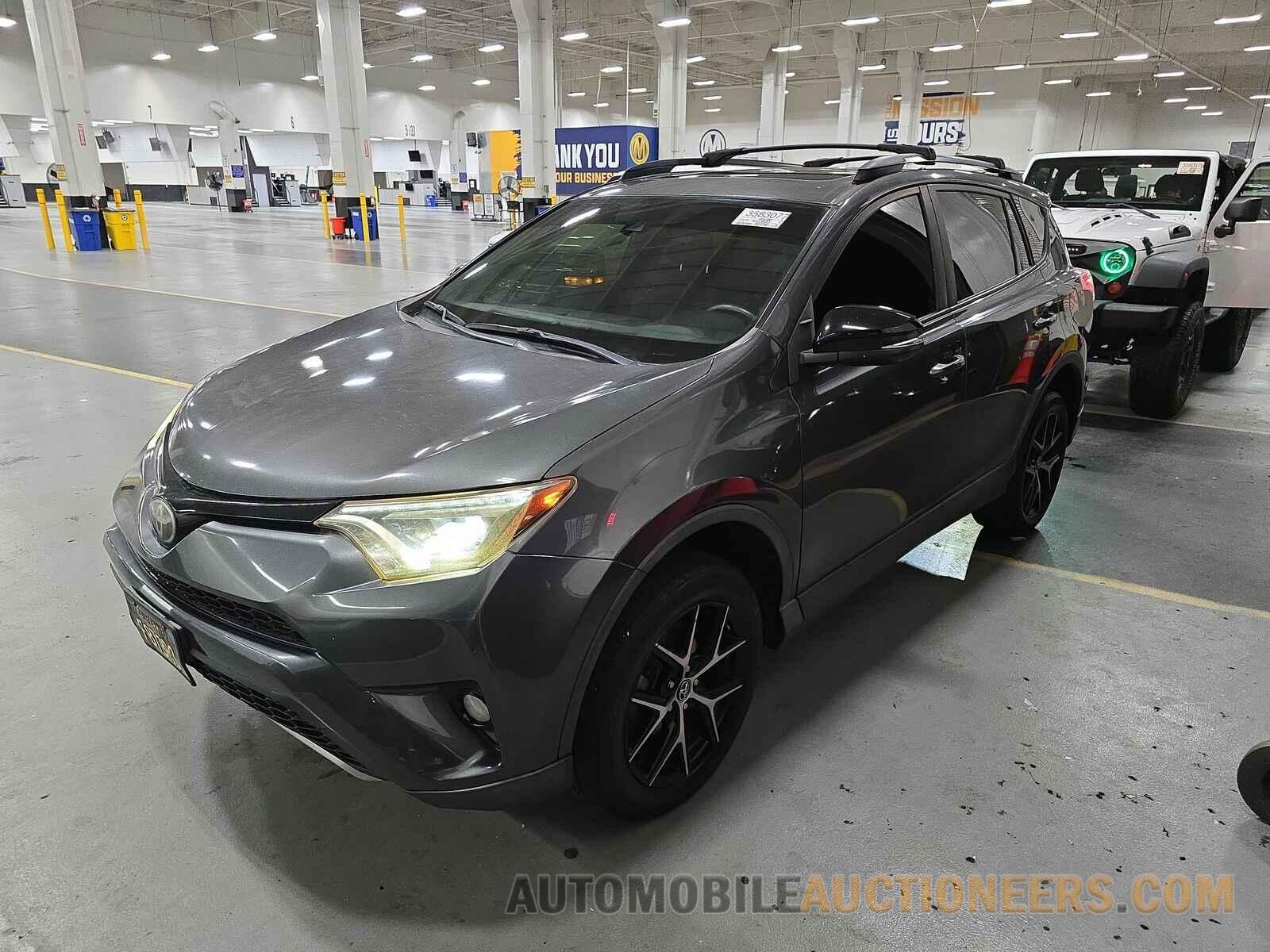 JTMNFREV7HJ112135 Toyota RAV4 2017