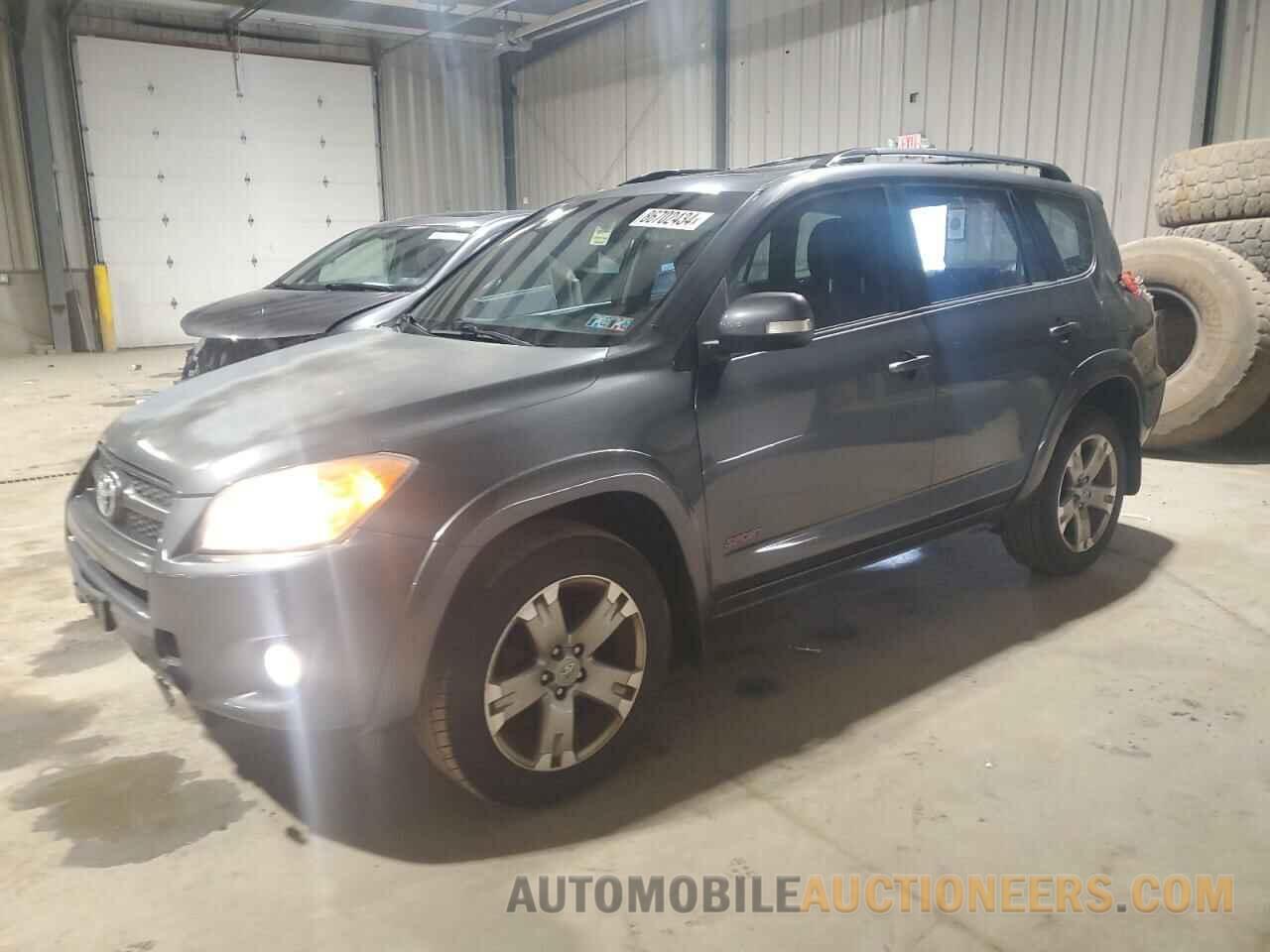 JTMRF4DV0B5037624 TOYOTA RAV4 2011