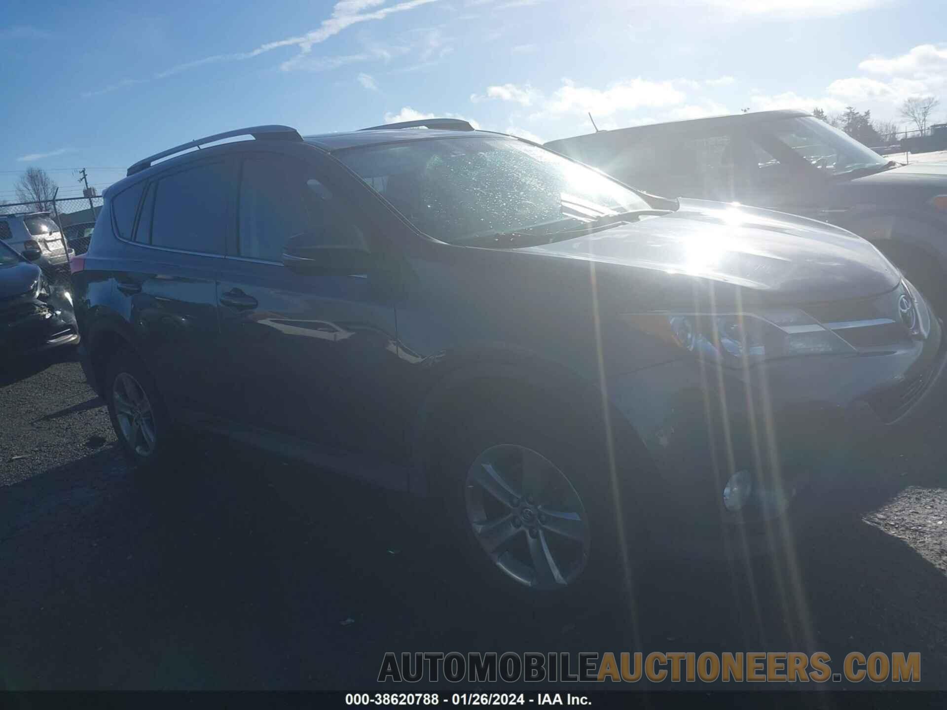 JTMRFREV0FD157804 TOYOTA RAV4 2015