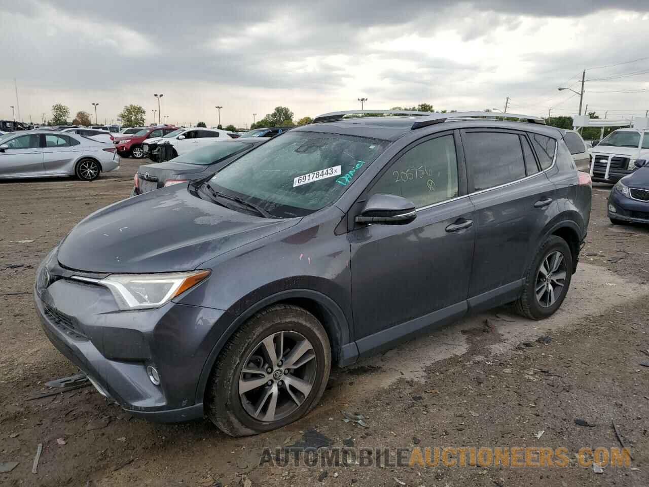 JTMRFREV0HD205756 TOYOTA RAV4 2017