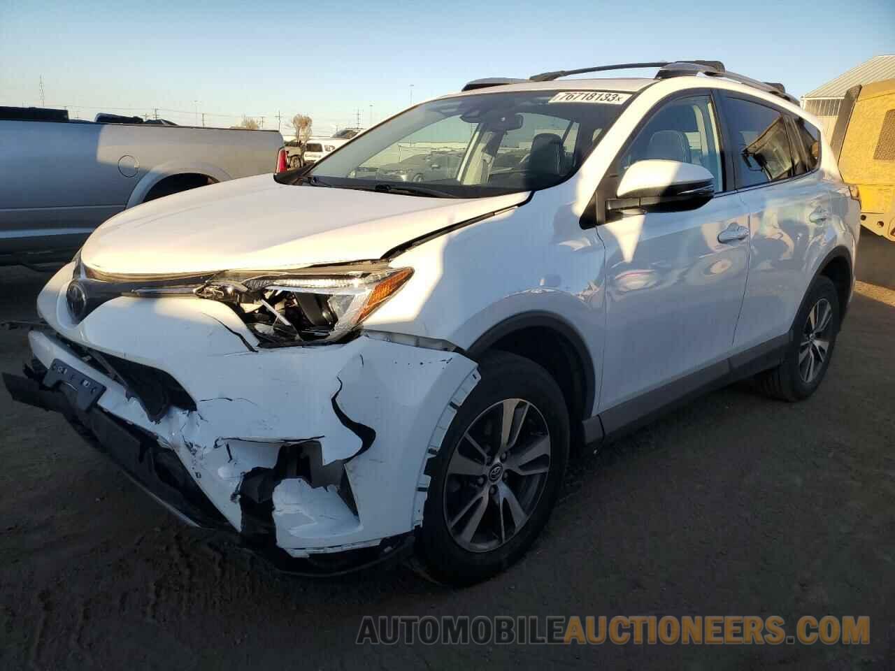 JTMRFREV0HD209953 TOYOTA RAV4 2017