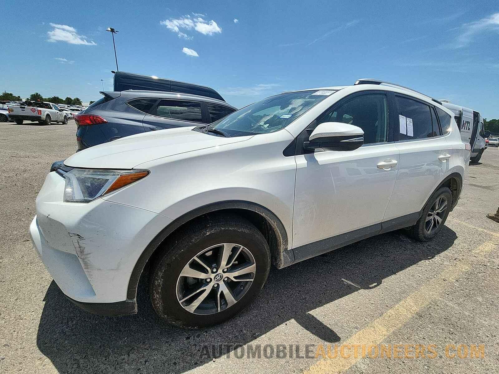 JTMRFREV0HJ110602 Toyota RAV4 2017