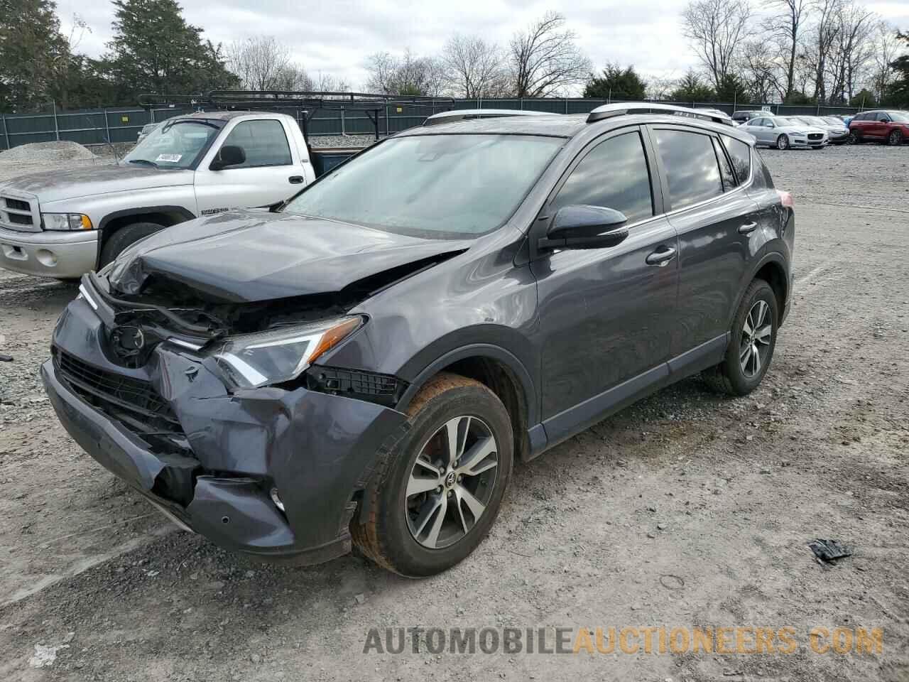 JTMRFREV0HJ135712 TOYOTA RAV4 2017