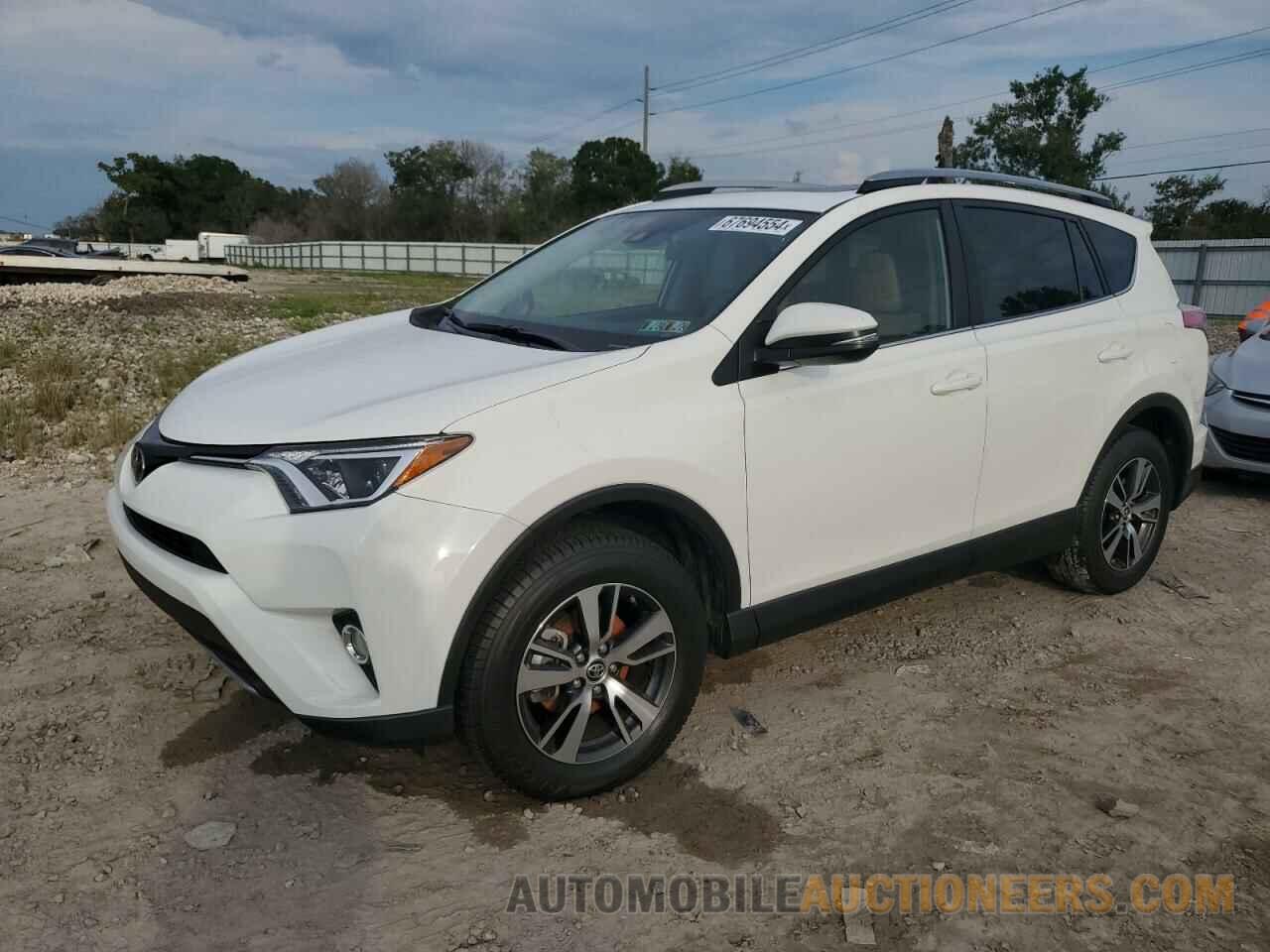 JTMRFREV0HJ702520 TOYOTA RAV4 2017