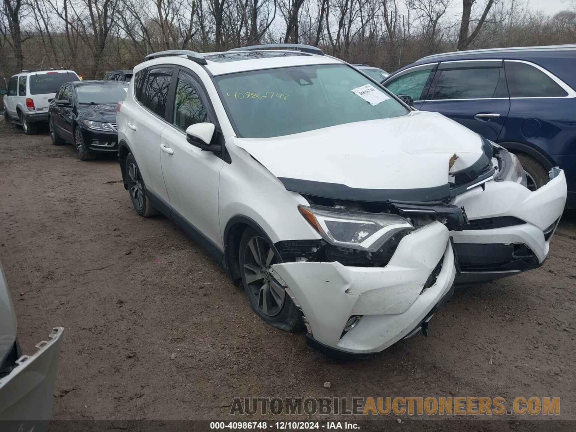 JTMRFREV0HJ711802 TOYOTA RAV4 2017