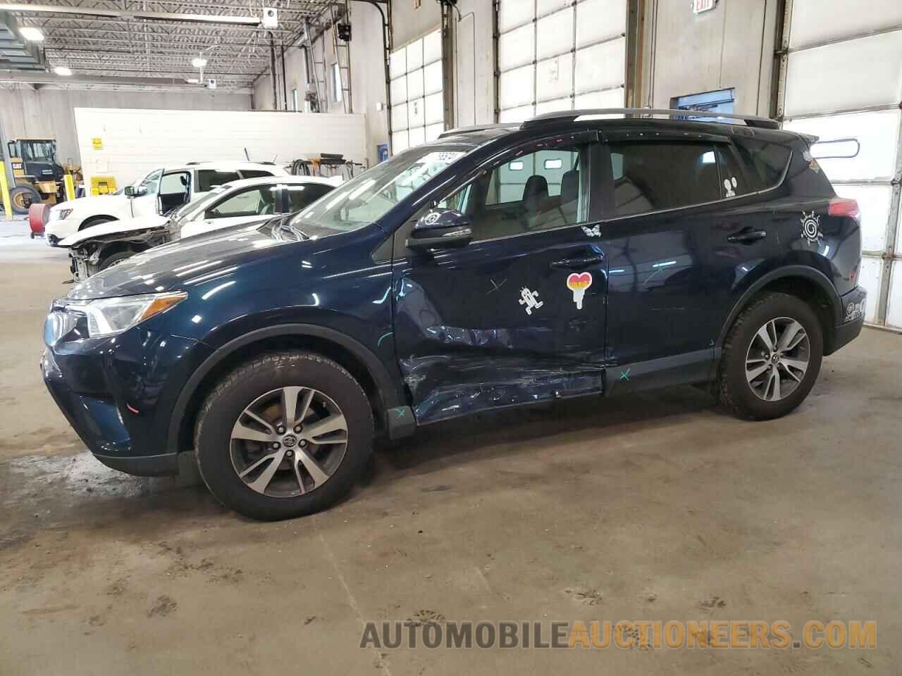 JTMRFREV0JJ183975 TOYOTA RAV4 2018