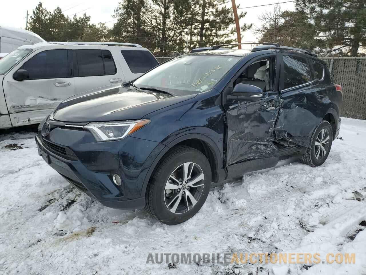 JTMRFREV0JJ721980 TOYOTA RAV4 2018