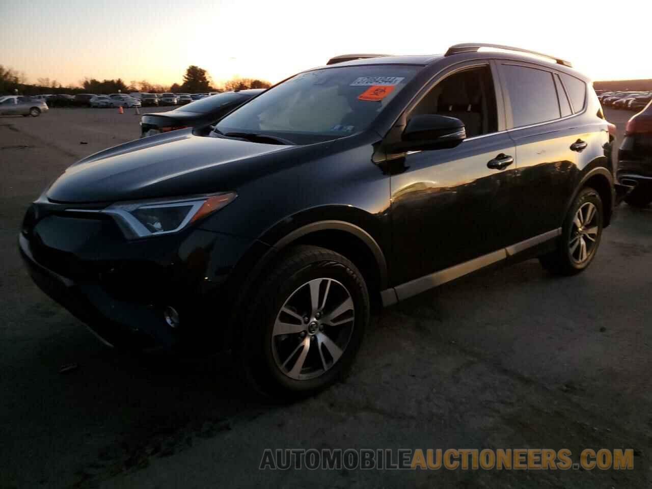 JTMRFREV1HD207290 TOYOTA RAV4 2017