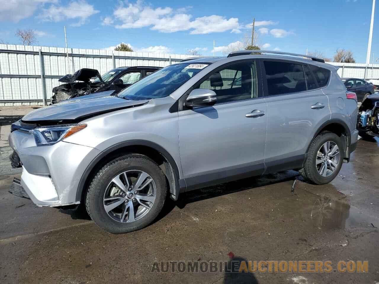 JTMRFREV1JD239193 TOYOTA RAV4 2018