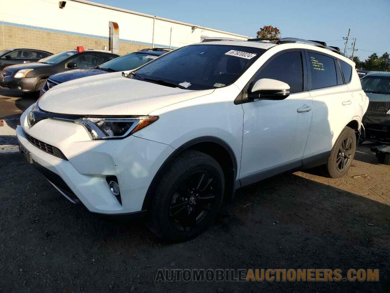 JTMRFREV1JJ240068 TOYOTA RAV4 2018