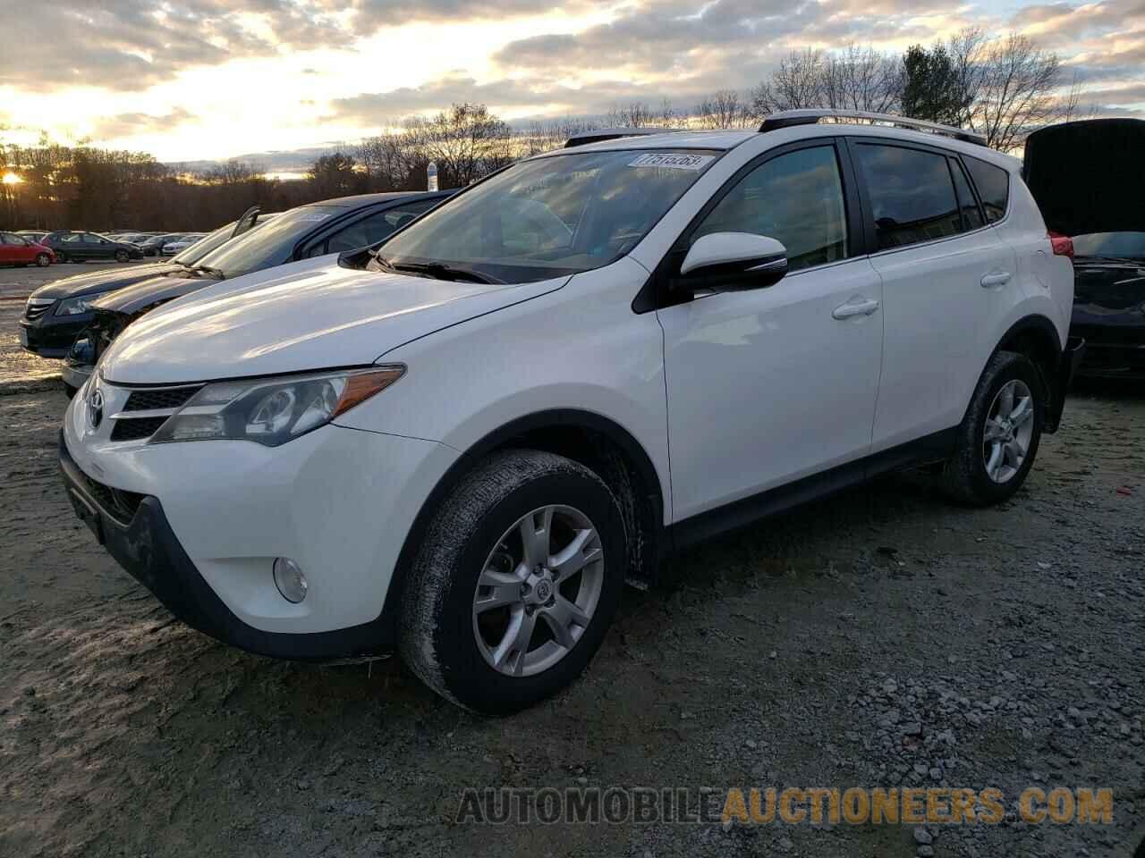 JTMRFREV2FJ037830 TOYOTA RAV4 2015